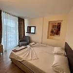 Hotel Romeo 3*
