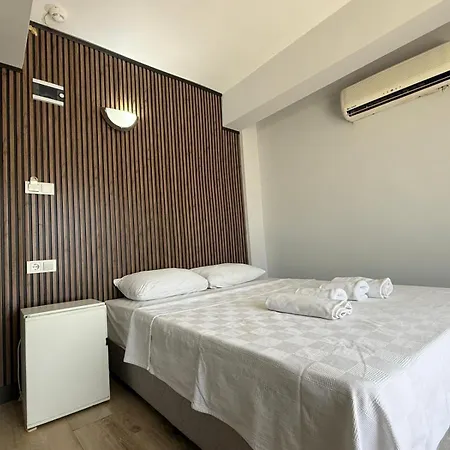 Hotel Romeo 3*
