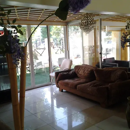 Romeo 3*